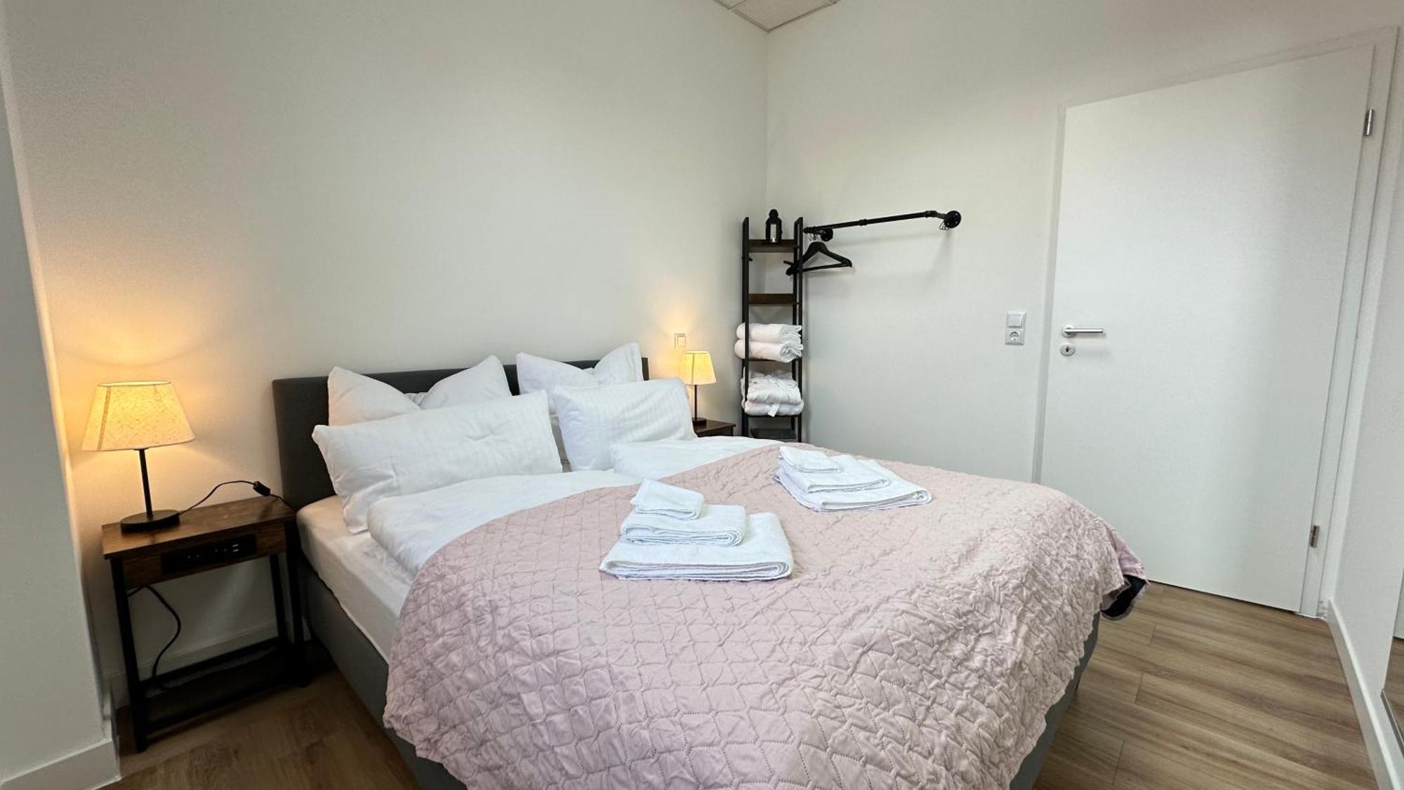 Das Loft - Sauna - 4 Schlafzimmer - 2 Baeder - Stadtmitte - 2 Parkplaetze Špýr Exteriér fotografie