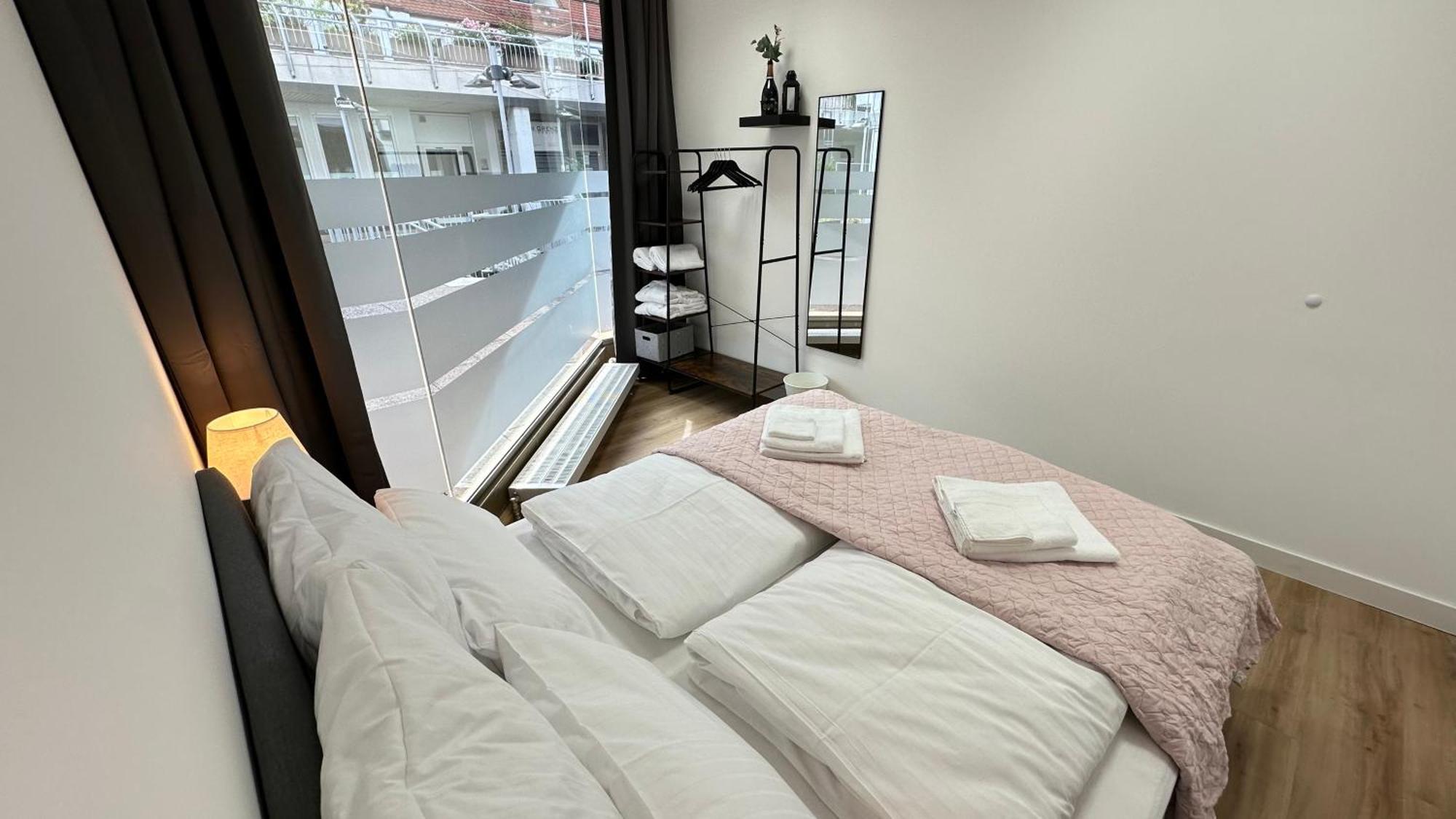 Das Loft - Sauna - 4 Schlafzimmer - 2 Baeder - Stadtmitte - 2 Parkplaetze Špýr Exteriér fotografie